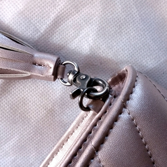 💞Neiman Marcus champagne lavender colored clutch - Picture 5 of 7